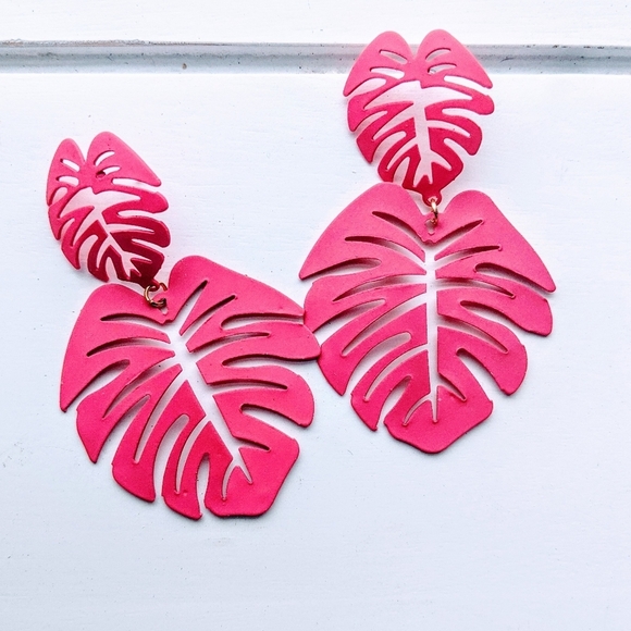 TROPICAL OASIS MATTE HOT CORAL PINK MONSTERA LEAF DROP EARRINGS - Picture 3 of 3
